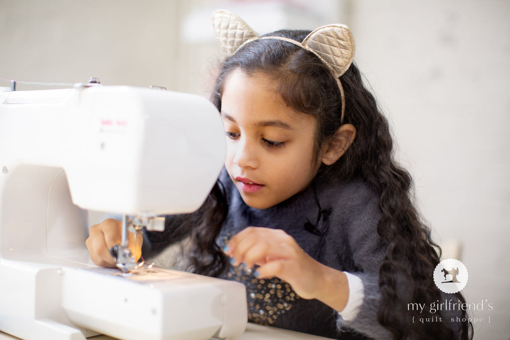 Baby Lock Joy Sewing Machine (OPENED BOX)