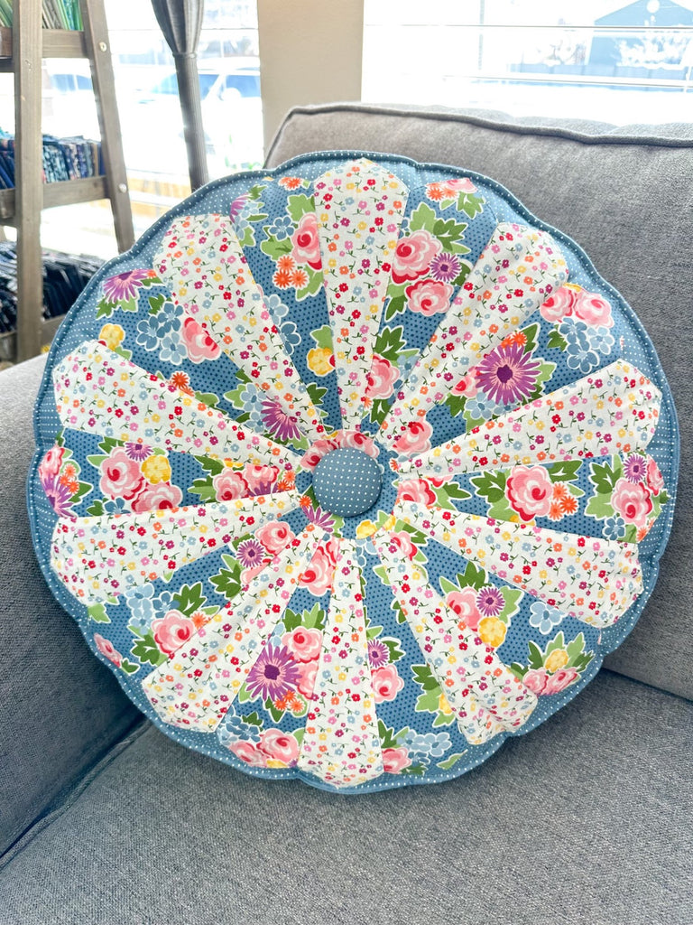 Dresden Plate Cushion 