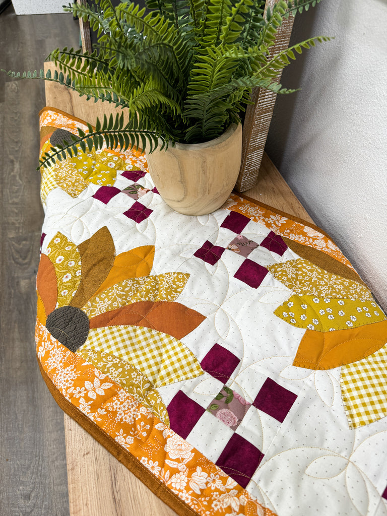 Sunflower Blooms Table Runner Pattern - (Download)