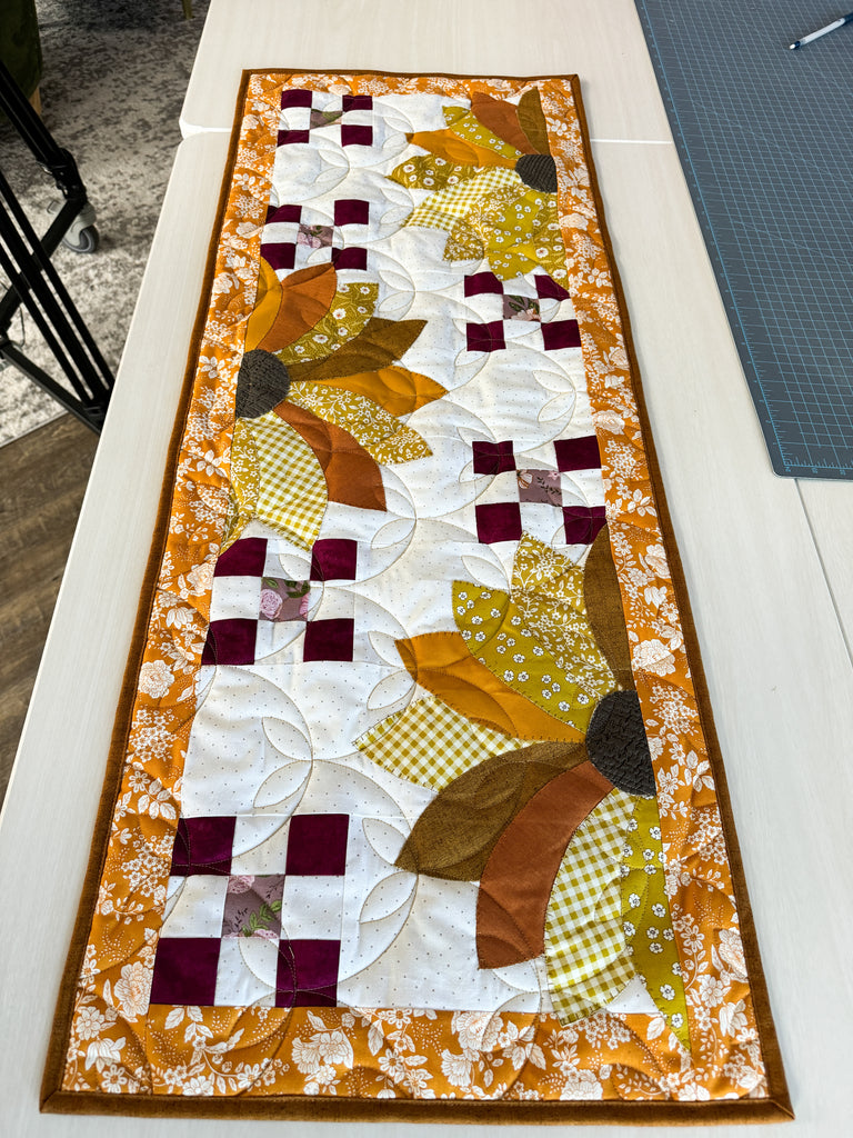 Sunflower Blooms Table Runner Pattern - (Download)