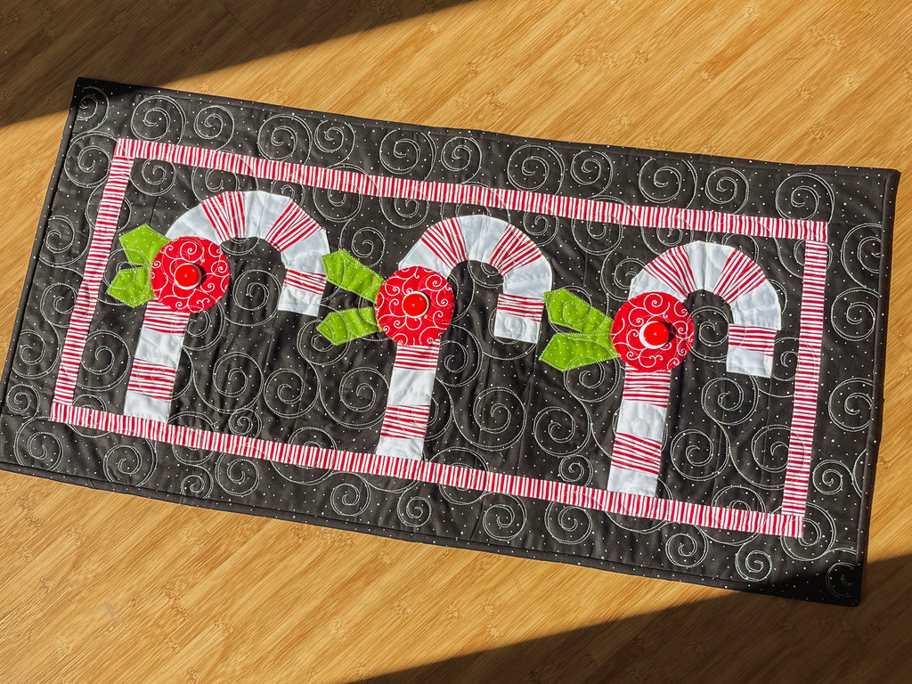 Twisted Peppermint Table Topper Kit