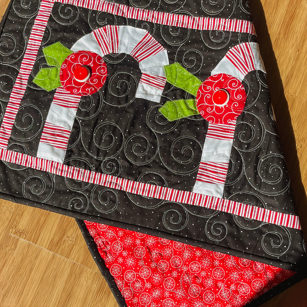 Twisted Peppermint Table Topper 