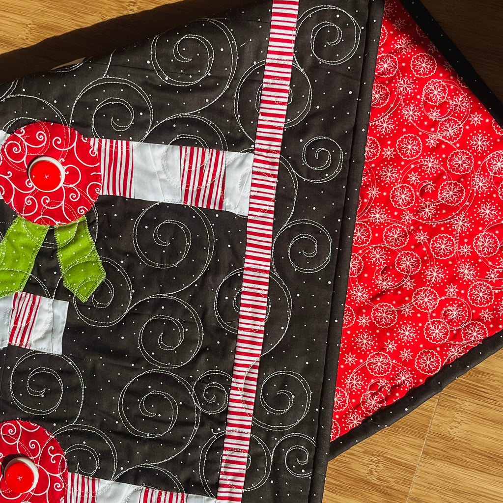 Twisted Peppermint Table Topper quilting