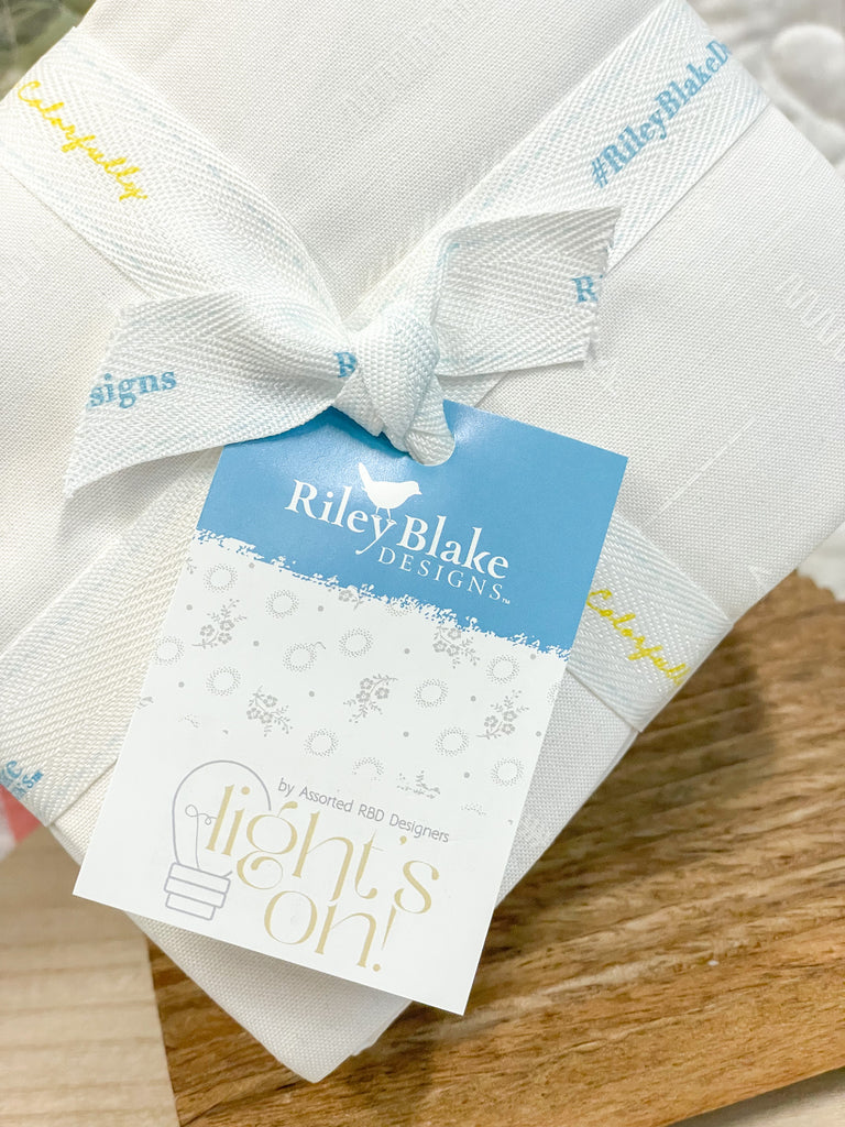 riley blake light's on fat quarter bundle white fabric