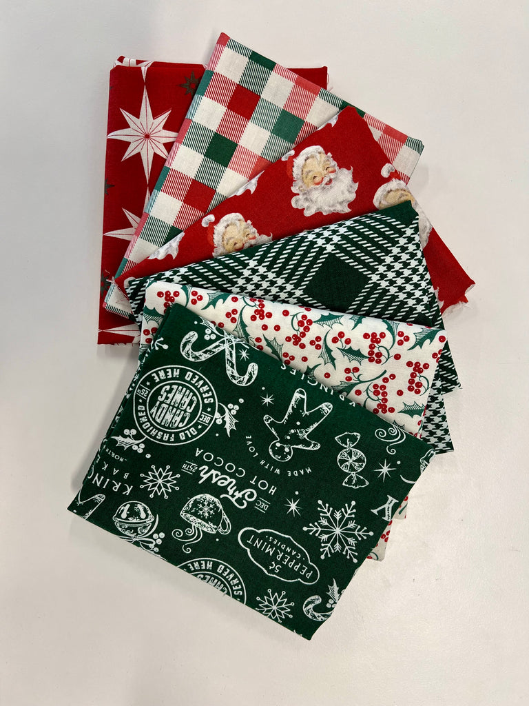 Classic Christmas Fat Quarter Bundle (6)