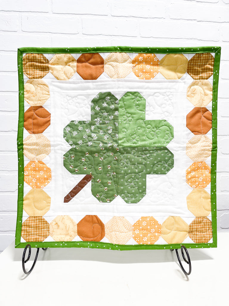 Lucky Four-Leaf Clover Wall Hanging Pattern 