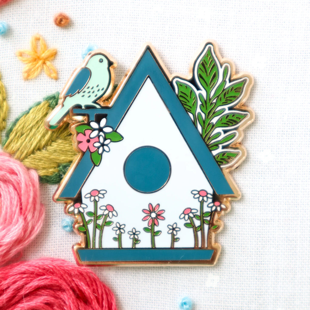 Melody Lane Birdhouse Needle Minder