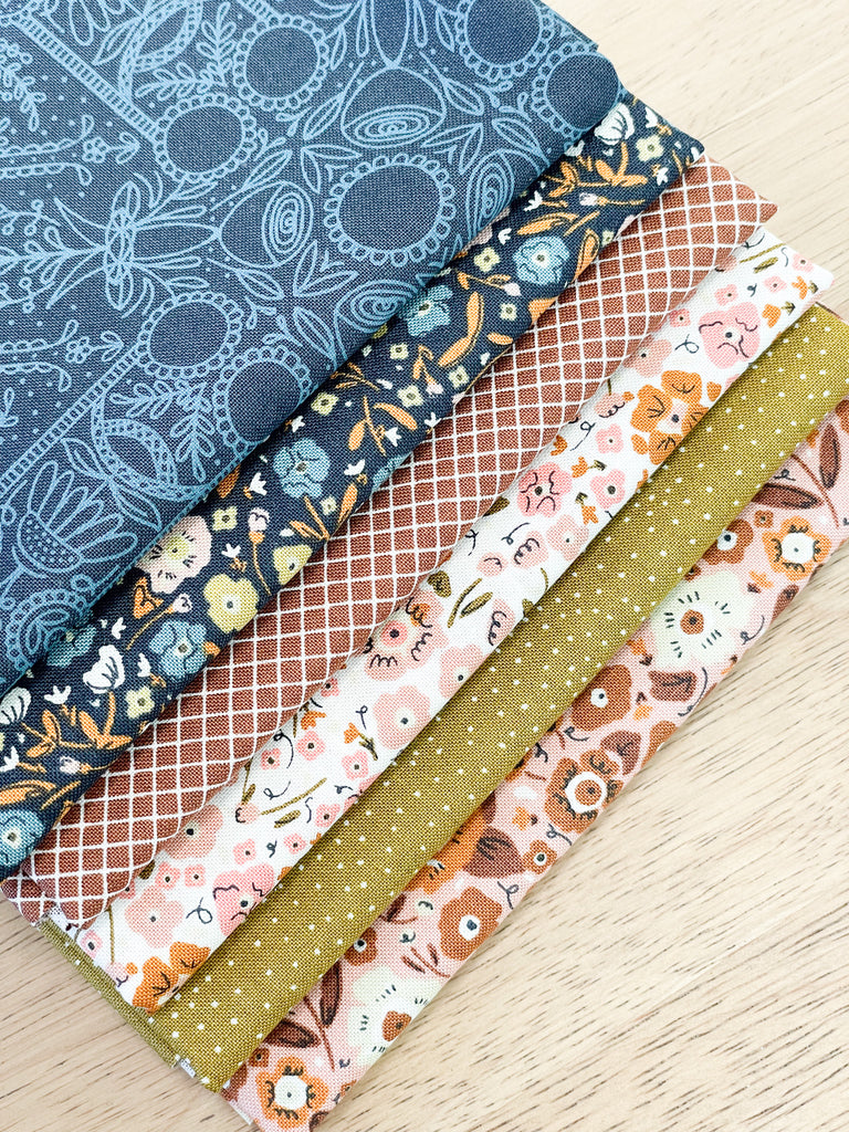 Quaint cottage fat quarter bundle. 6 pieces of fabric 