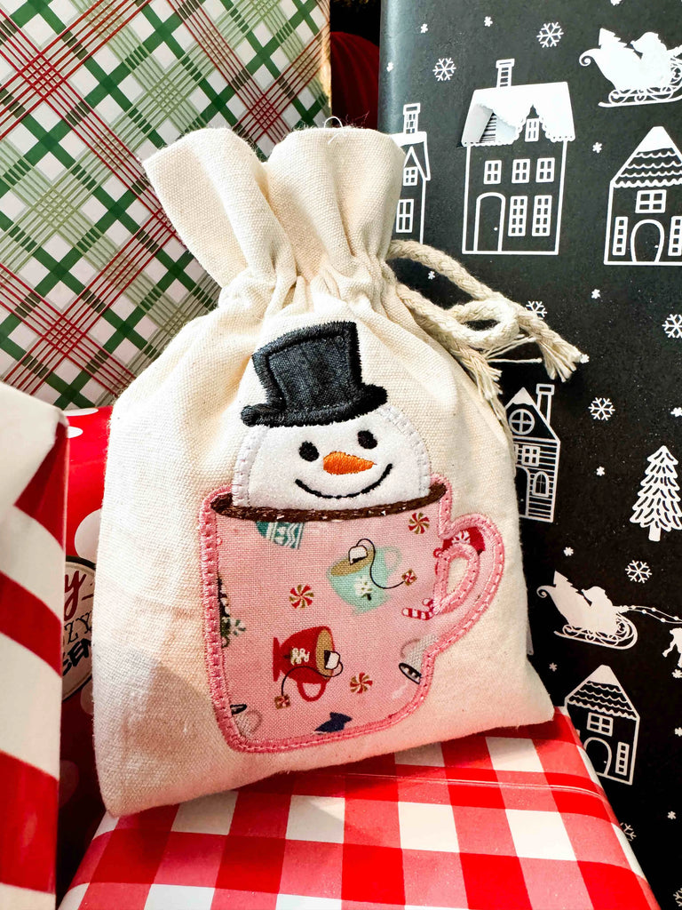 Pint-Size Holiday Bag cup of snowman